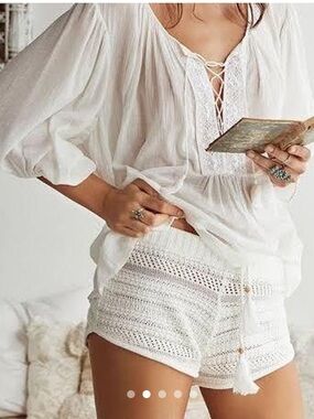 Spell Cloud Dancer Cream Crochet Shorts - Size Large